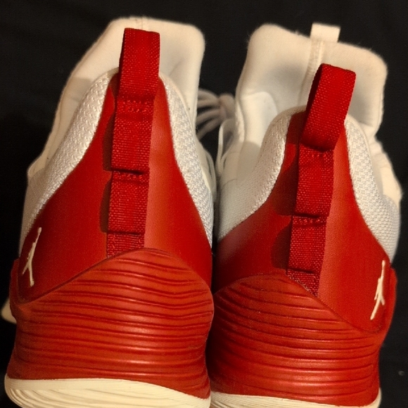 Jordan Athletic Shoes Red and White - Picture 8 of 8